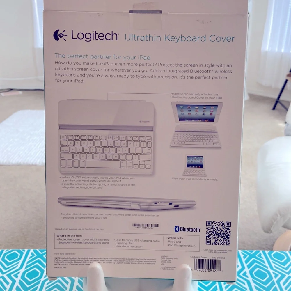 Bluetooth Logitech Ultra-thin Keyboard Cover, for iPad 2(3rd and 4th generation)